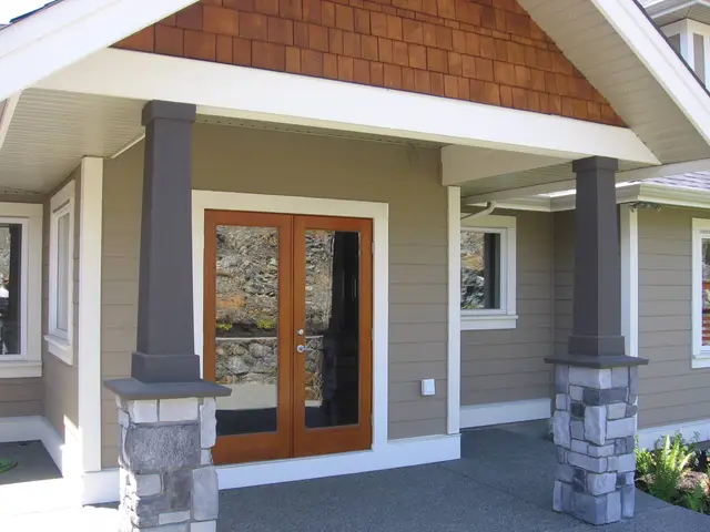 Rockhampton — exterior